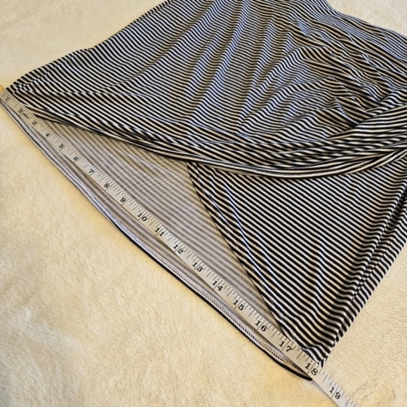 Ana‎ A New Approach Women's Striped Runched Side Stretchy A Line Mini Skirt M - Picture 8 of 9